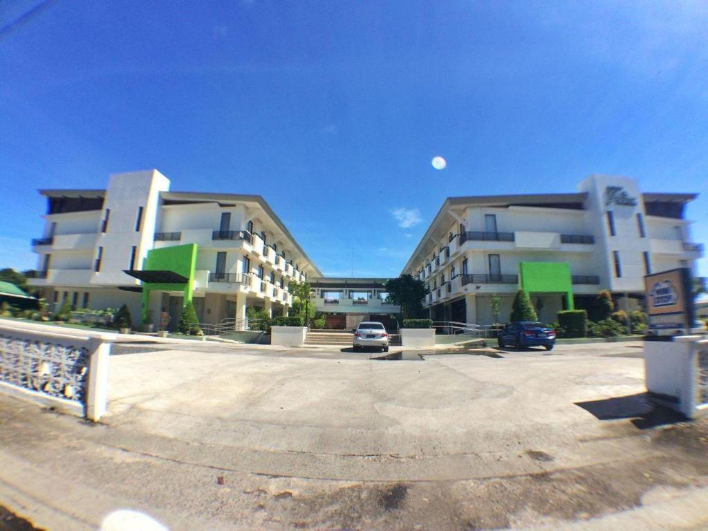 Mansion Garden Hotel Olongapo Exterior photo